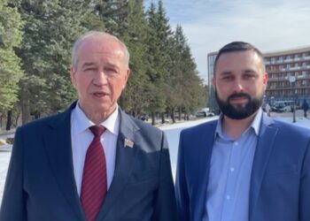 Сергей Левченко: прокомментировал итоги XII совместного Пленума ЦК ЦКРК КПРФ. Вместе со мной – секретарь нашего областного комитета по работе с молодёжью Евгений Вальков, участник Пленума.