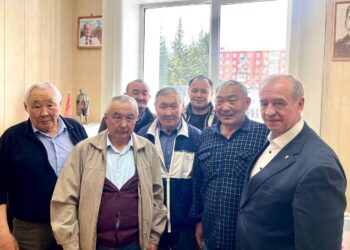 Сергей Левченко встретился с партийным активом поселка Усть-Ордынский и 1-м секретарем Эхирит-Булагатского райкома КПРФ,