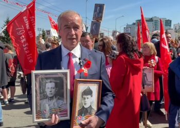 Сергей Левченко прошёл с народом  в «Бессмертном полку»
