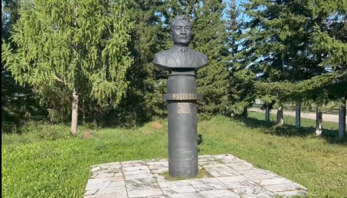 От Модогоева до проблем селян: Сергей Левченко встретился с жителями Баяндаевского района.