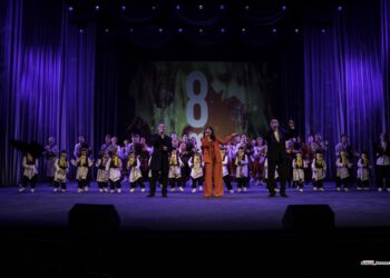 В Иркутске КПРФ провела масштабное праздничное шоу к 8 марта!