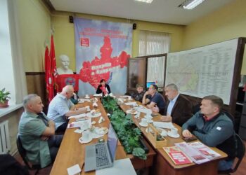 Роль отца в современной семье: в Иркутске обсудили демографический кризис и социальную несправедливость